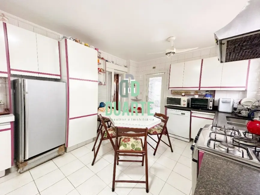 Apartamento com 4 quartos para alugar, 190m2 em José Menino, Santos - SP - imagem 9 Foto 9 de Apartamento com 4 quartos para alugar, 190m2 em José Menino, Santos - SP