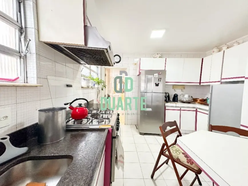 Apartamento com 4 quartos para alugar, 190m2 em José Menino, Santos - SP - imagem 8 Foto 8 de Apartamento com 4 quartos para alugar, 190m2 em José Menino, Santos - SP