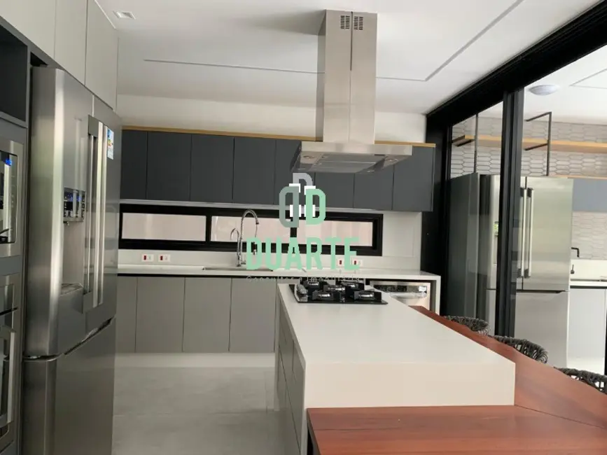 Casa com 5 quartos à venda, 380m2 em Riviera de São Lourenço, Bertioga - SP - imagem 8 Foto 8 de Casa com 5 quartos à venda, 380m2 em Riviera de São Lourenço, Bertioga - SP