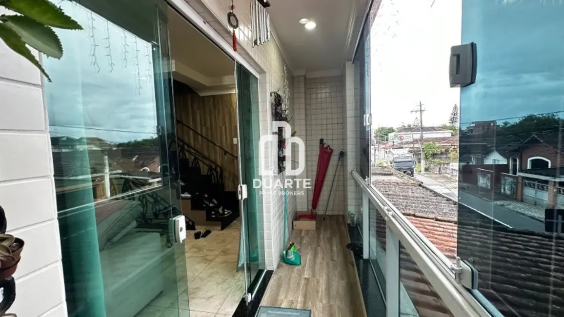 Casa com 3 quartos à venda, 188m2 em Santa Maria, Santos - SP - imagem 7 Foto 7 de Casa com 3 quartos à venda, 188m2 em Santa Maria, Santos - SP