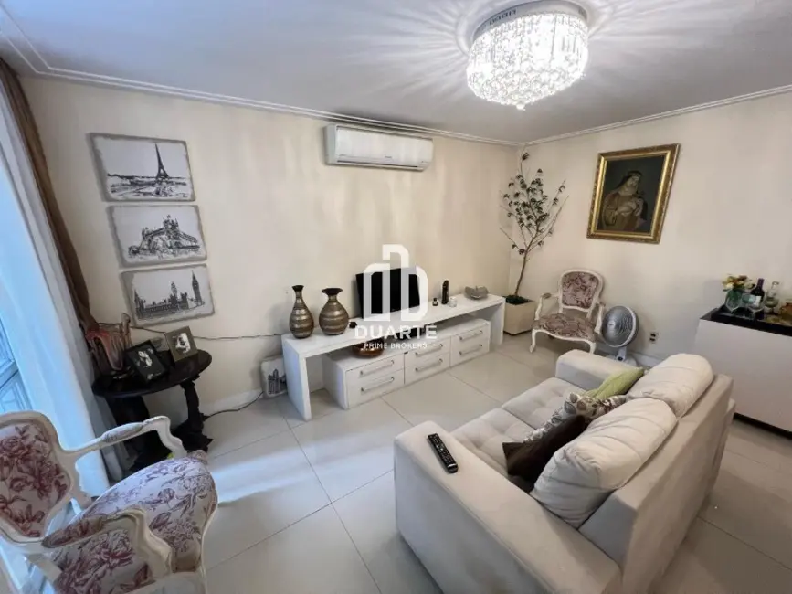 Apartamento com 3 quartos à venda, 159m2 em Gonzaga, Santos - SP - imagem 6 Foto 6 de Apartamento com 3 quartos à venda, 159m2 em Gonzaga, Santos - SP