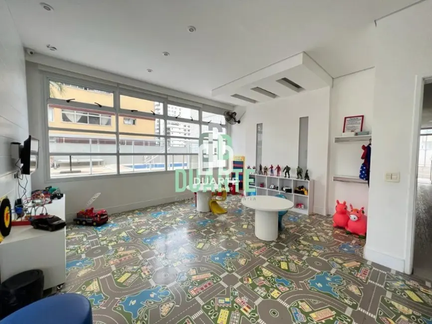 Apartamento com 3 quartos à venda, 182m2 em Gonzaga, Santos - SP - imagem 9 Foto 9 de Apartamento com 3 quartos à venda, 182m2 em Gonzaga, Santos - SP