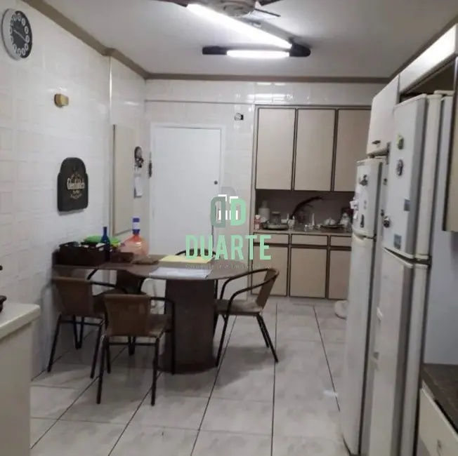 Apartamento com 4 quartos à venda, 220m2 em Gonzaga, Santos - SP - imagem 7 Foto 7 de Apartamento com 4 quartos à venda, 220m2 em Gonzaga, Santos - SP