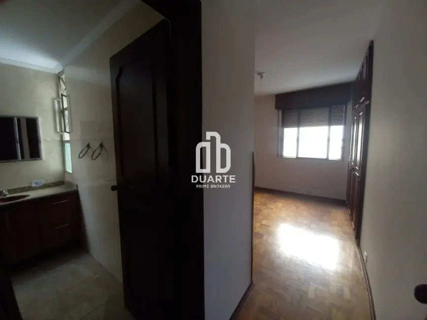 Apartamento com 3 quartos à venda, 165m2 em Gonzaga, Santos - SP - imagem 8 Foto 8 de Apartamento com 3 quartos à venda, 165m2 em Gonzaga, Santos - SP