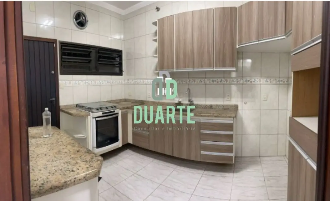 Casa com 3 quartos à venda em Canto do Forte, Praia Grande - SP - imagem 8 Foto 8 de Casa com 3 quartos à venda em Canto do Forte, Praia Grande - SP