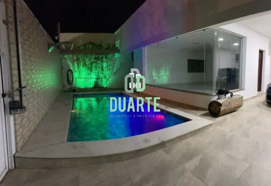 Foto 1 de Casa com 3 quartos à venda em Canto do Forte, Praia Grande - SP