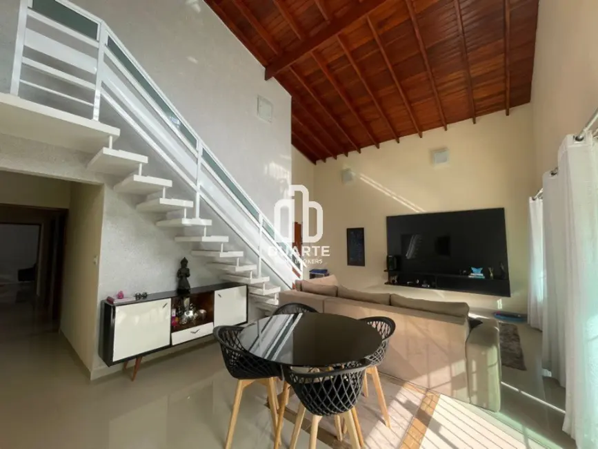 Casa com 3 quartos à venda, 160m2 em Flórida, Praia Grande - SP - imagem 2 Foto 2 de Casa com 3 quartos à venda, 160m2 em Flórida, Praia Grande - SP