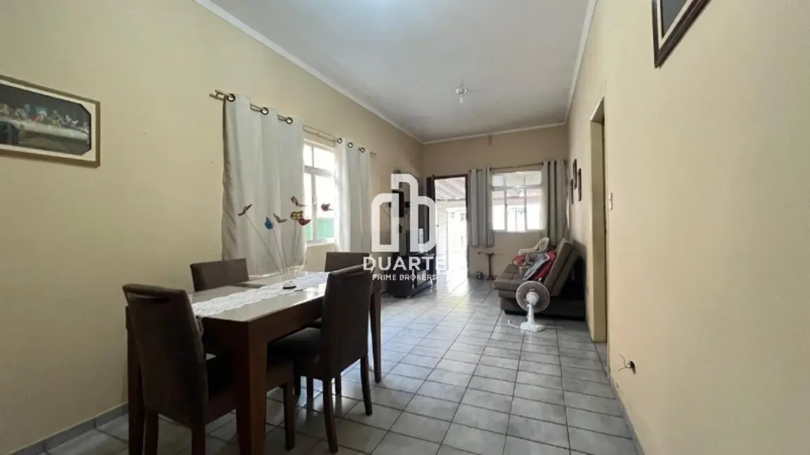 Casa com 3 quartos à venda, 270m2 em São Jorge, Santos - SP - imagem 2 Foto 2 de Casa com 3 quartos à venda, 270m2 em São Jorge, Santos - SP