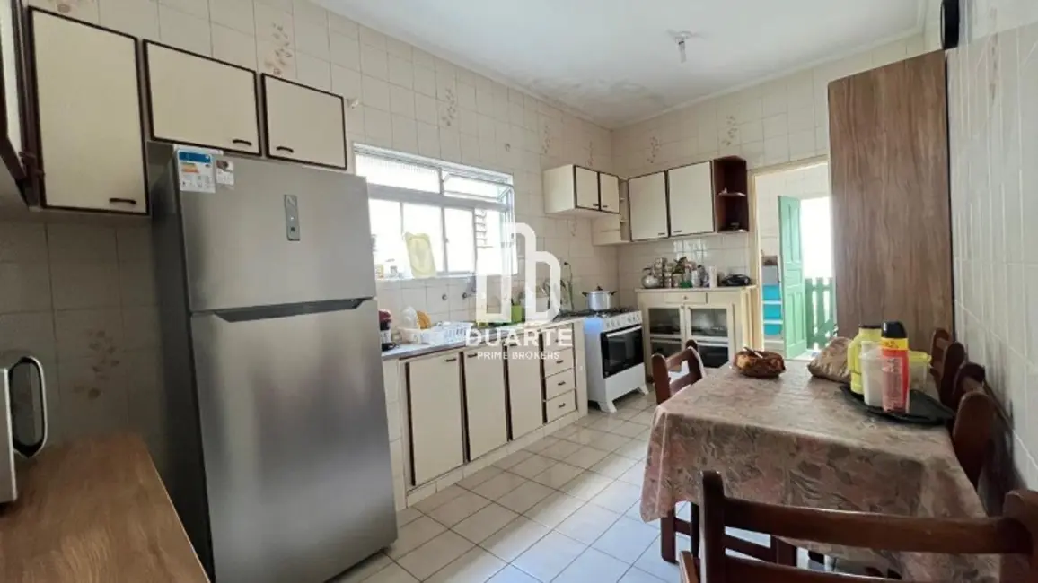 Casa com 3 quartos à venda, 270m2 em São Jorge, Santos - SP - imagem 9 Foto 9 de Casa com 3 quartos à venda, 270m2 em São Jorge, Santos - SP