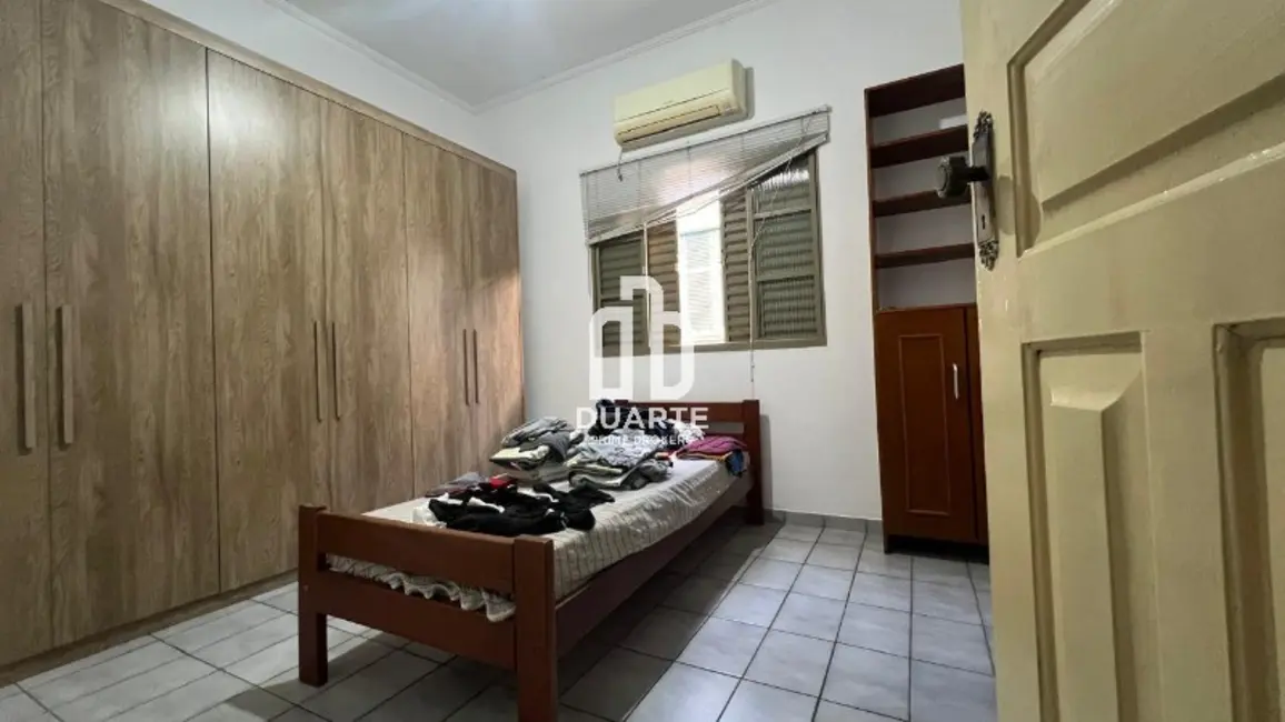 Casa com 3 quartos à venda, 270m2 em São Jorge, Santos - SP - imagem 8 Foto 8 de Casa com 3 quartos à venda, 270m2 em São Jorge, Santos - SP