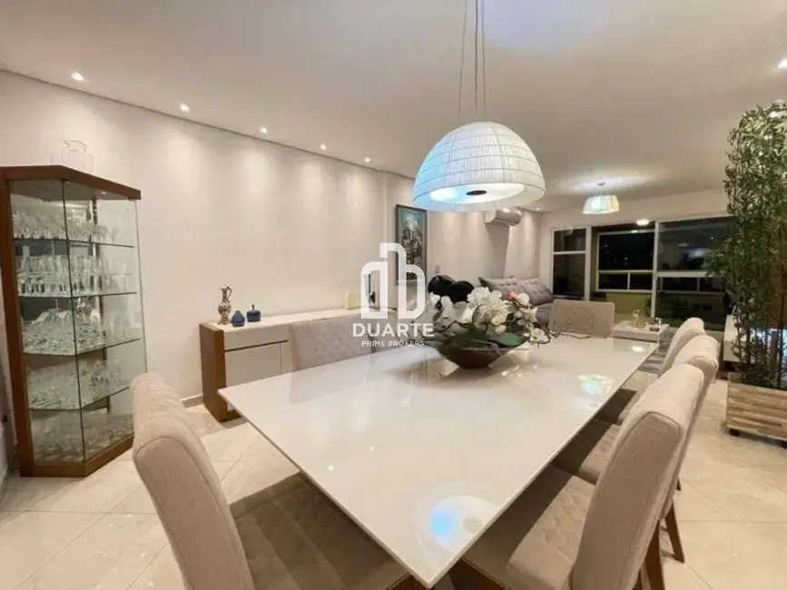 Apartamento com 3 quartos à venda, 170m2 em Gonzaga, Santos - SP - imagem 3 Foto 3 de Apartamento com 3 quartos à venda, 170m2 em Gonzaga, Santos - SP