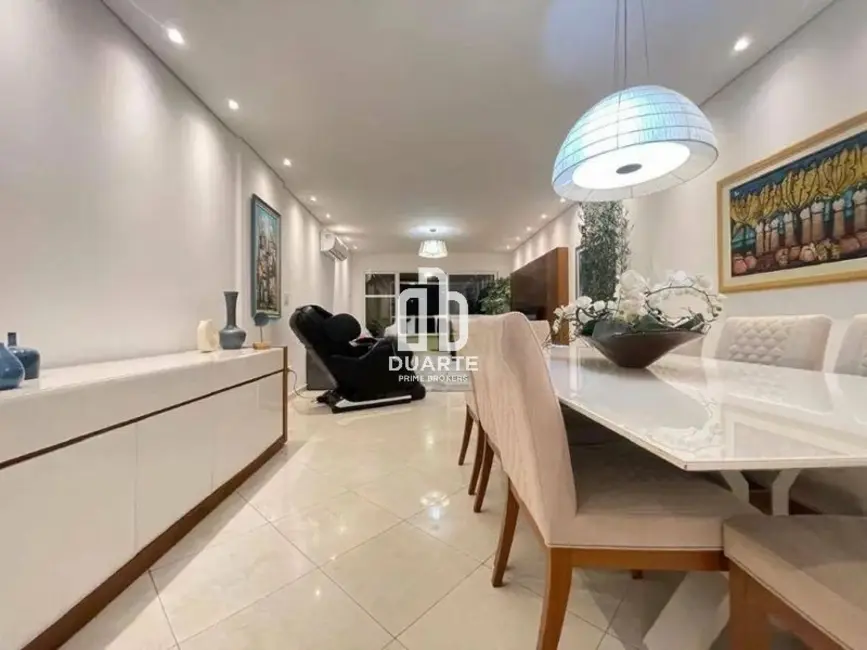 Apartamento com 3 quartos à venda, 170m2 em Gonzaga, Santos - SP - imagem 2 Foto 2 de Apartamento com 3 quartos à venda, 170m2 em Gonzaga, Santos - SP