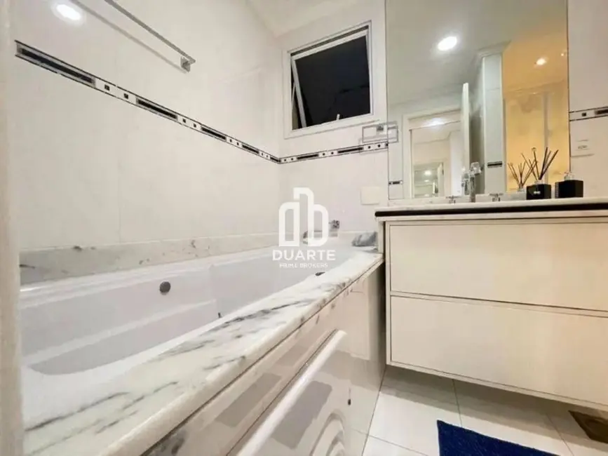 Apartamento com 3 quartos à venda, 170m2 em Gonzaga, Santos - SP - imagem 7 Foto 7 de Apartamento com 3 quartos à venda, 170m2 em Gonzaga, Santos - SP