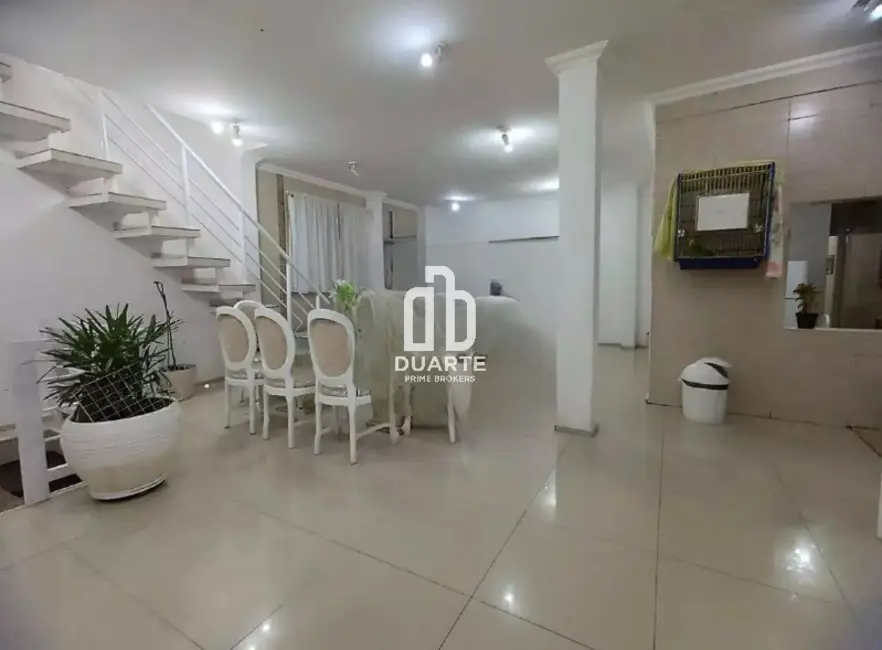 Foto 3 de Casa com 4 quartos à venda, 230m2 em Vila Mathias, Santos - SP