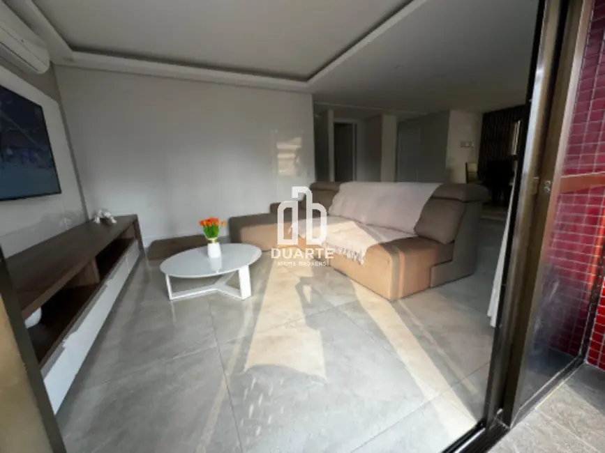 Foto 8 de Apartamento com 3 quartos à venda, 198m2 em Gonzaga, Santos - SP