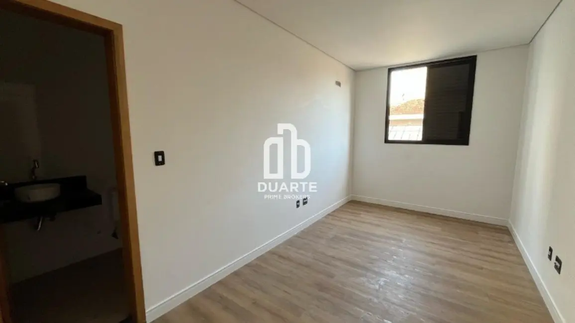 Casa com 4 quartos à venda, 250m2 em Embaré, Santos - SP - imagem 8 Foto 8 de Casa com 4 quartos à venda, 250m2 em Embaré, Santos - SP