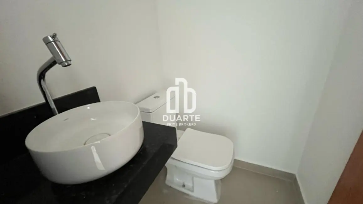 Casa com 4 quartos à venda, 250m2 em Embaré, Santos - SP - imagem 4 Foto 4 de Casa com 4 quartos à venda, 250m2 em Embaré, Santos - SP