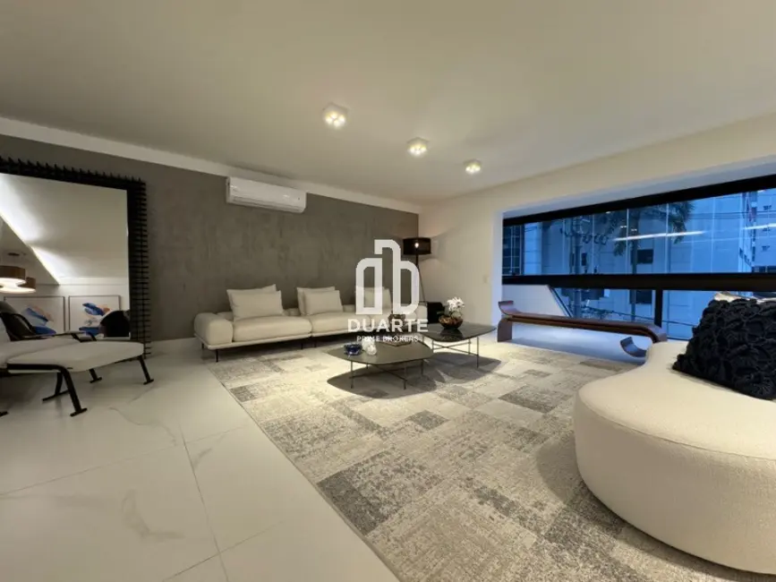 Foto 4 de Apartamento com 4 quartos à venda, 320m2 em Santos - SP