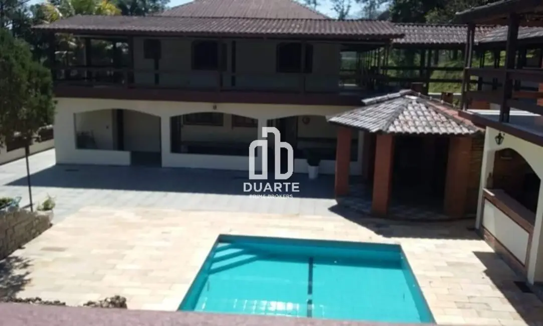 Foto 2 de Casa com 6 quartos à venda, 450m2 em Pedro De Toledo - SP