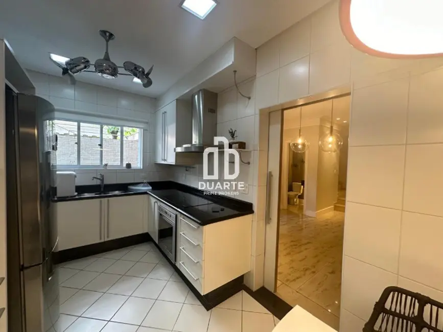 Foto 8 de Casa com 3 quartos à venda, 198m2 em Vila Belmiro, Santos - SP