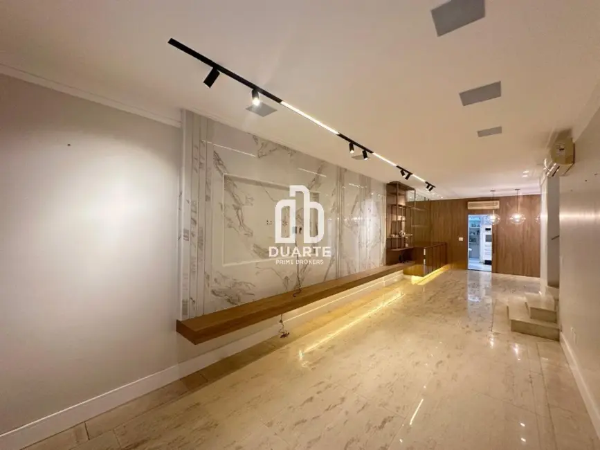 Foto 3 de Casa com 3 quartos à venda, 198m2 em Vila Belmiro, Santos - SP