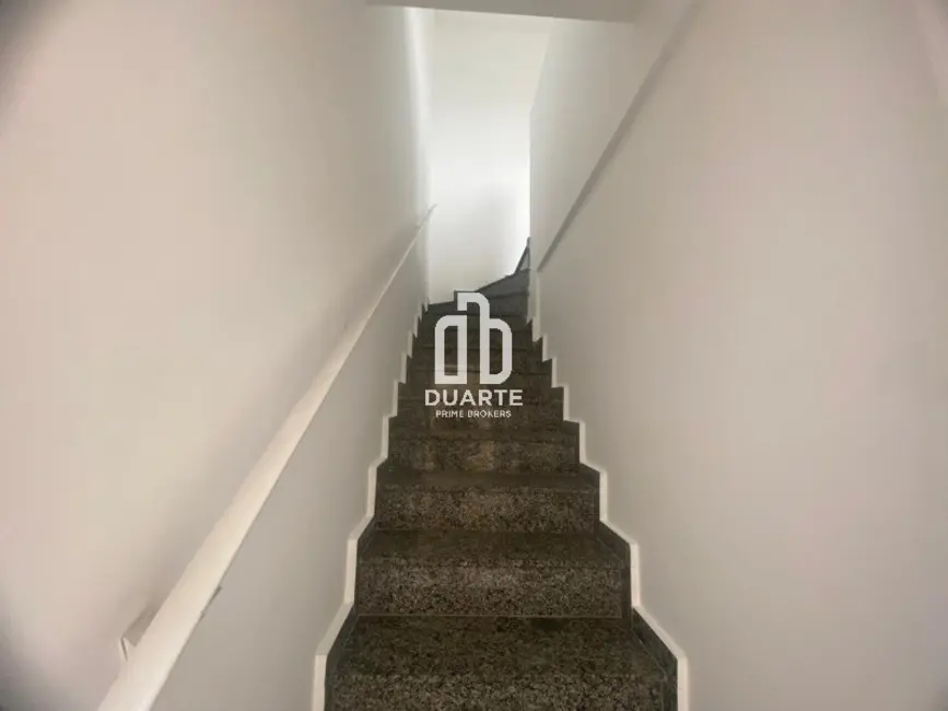 Foto 3 de Casa de Condomínio com 2 quartos à venda, 50m2 em Vila Mateo Bei, Sao Vicente - SP