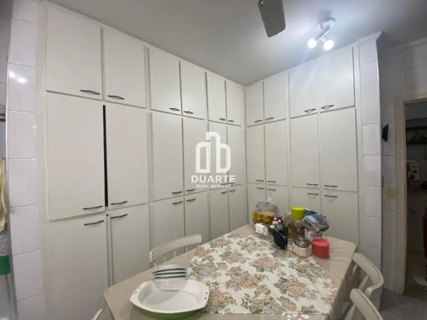 Foto 9 de Apartamento com 3 quartos à venda, 172m2 em Gonzaga, Santos - SP