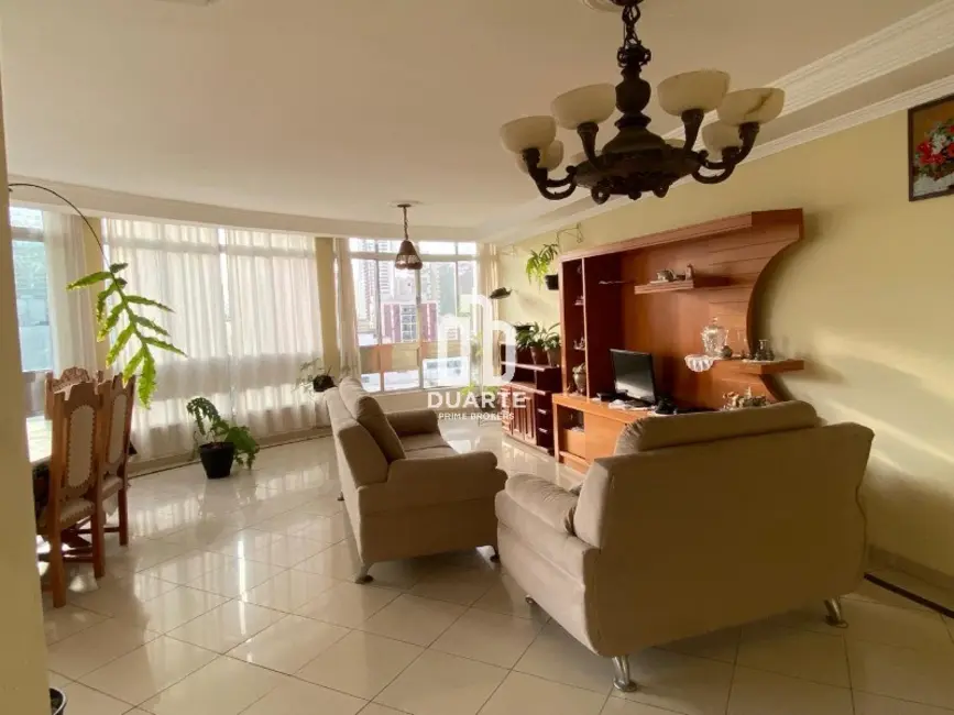 Apartamento com 3 quartos à venda, 178m2 em Gonzaga, Santos - SP - imagem 8 Foto 8 de Apartamento com 3 quartos à venda, 178m2 em Gonzaga, Santos - SP