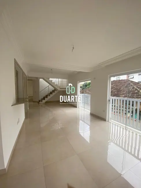 Casa com 3 quartos à venda, 360m2 em Embaré, Santos - SP - imagem 3 Foto 3 de Casa com 3 quartos à venda, 360m2 em Embaré, Santos - SP