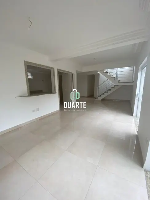 Casa com 3 quartos à venda, 360m2 em Embaré, Santos - SP - imagem 4 Foto 4 de Casa com 3 quartos à venda, 360m2 em Embaré, Santos - SP
