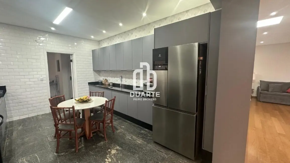 Apartamento com 3 quartos à venda, 192m2 em Centro, Sao Vicente - SP - imagem 8 Foto 8 de Apartamento com 3 quartos à venda, 192m2 em Centro, Sao Vicente - SP
