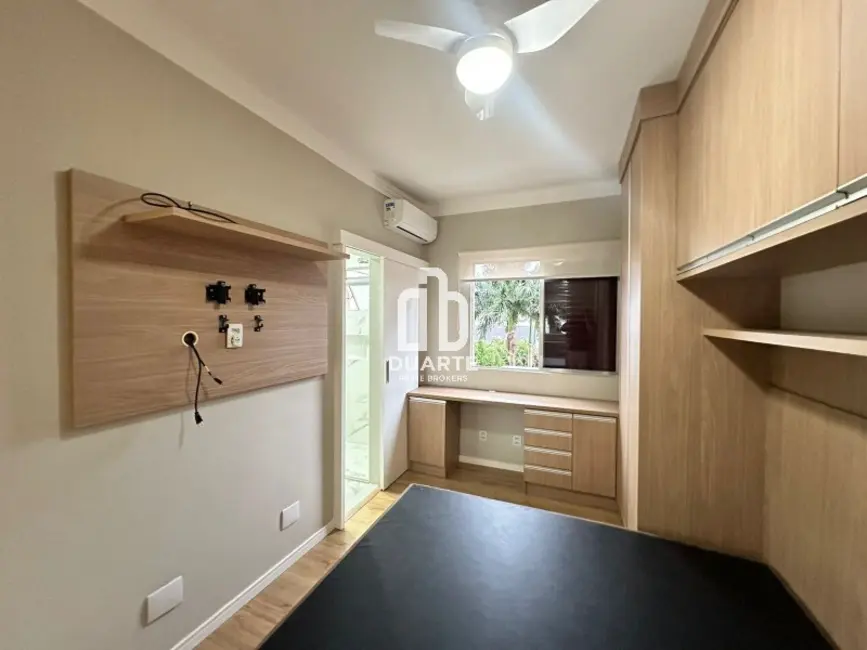 Apartamento com 2 quartos à venda, 101m2 em Vila Mathias, Santos - SP - imagem 8 Foto 8 de Apartamento com 2 quartos à venda, 101m2 em Vila Mathias, Santos - SP