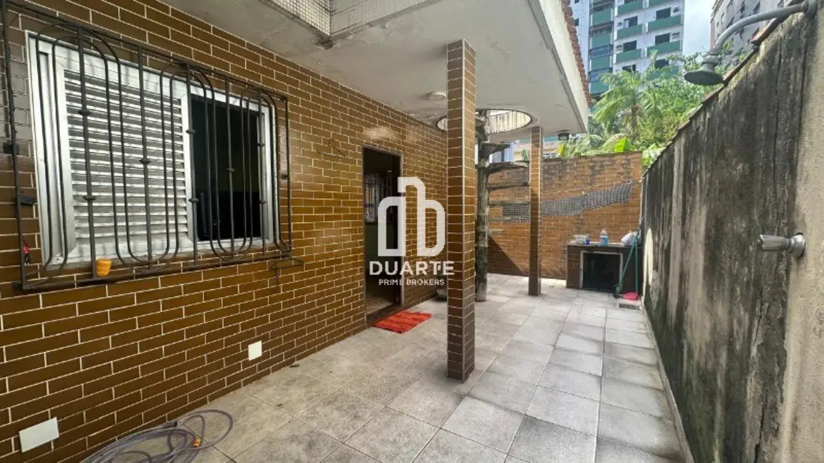 Casa com 3 quartos à venda, 300m2 em Campo Grande, Santos - SP - imagem 4 Foto 4 de Casa com 3 quartos à venda, 300m2 em Campo Grande, Santos - SP