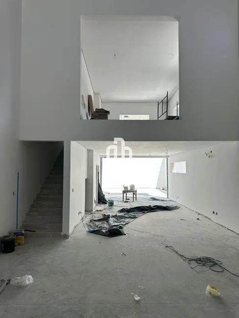 Armazém / Galpão à venda, 282m2 em Ponta da Praia, Santos - SP - imagem 9 Foto 9 de Armazém / Galpão à venda, 282m2 em Ponta da Praia, Santos - SP