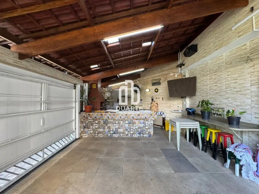 Casa com 3 quartos à venda, 250m2 em Embaré, Santos - SP - imagem 3 Foto 3 de Casa com 3 quartos à venda, 250m2 em Embaré, Santos - SP