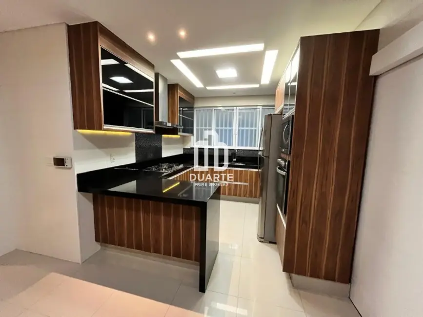 Casa com 4 quartos à venda, 370m2 em Ponta da Praia, Santos - SP - imagem 9 Foto 9 de Casa com 4 quartos à venda, 370m2 em Ponta da Praia, Santos - SP