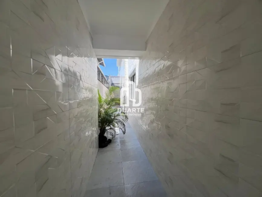 Foto 2 de Casa com 3 quartos à venda, 130m2 em Boqueirão, Santos - SP