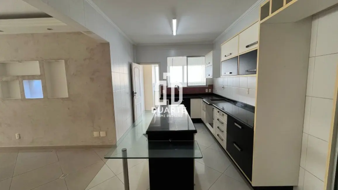 Apartamento com 2 quartos à venda, 111m2 em Gonzaga, Santos - SP - imagem 4 Foto 4 de Apartamento com 2 quartos à venda, 111m2 em Gonzaga, Santos - SP