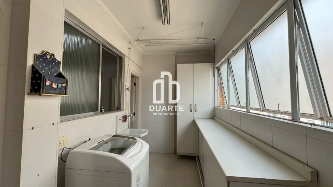 Apartamento com 2 quartos à venda, 111m2 em Gonzaga, Santos - SP - imagem 8 Foto 8 de Apartamento com 2 quartos à venda, 111m2 em Gonzaga, Santos - SP