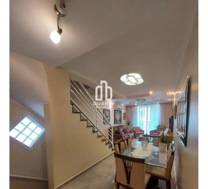 Casa com 4 quartos à venda, 228m2 em Aparecida, Santos - SP - imagem 3 Foto 3 de Casa com 4 quartos à venda, 228m2 em Aparecida, Santos - SP