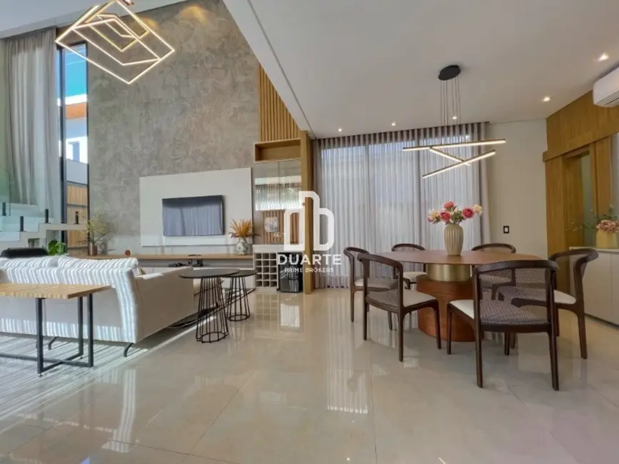 Casa com 5 quartos à venda, 350m2 em Riviera de São Lourenço, Bertioga - SP - imagem 2 Foto 2 de Casa com 5 quartos à venda, 350m2 em Riviera de São Lourenço, Bertioga - SP