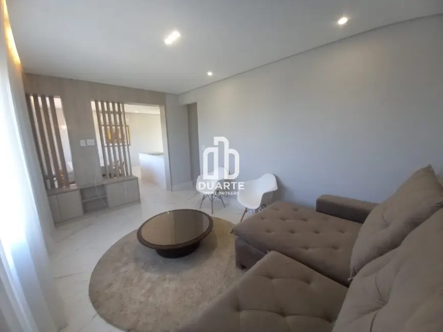 Apartamento com 3 quartos para alugar, 120m2 em Gonzaga, Santos - SP - imagem 4 Foto 4 de Apartamento com 3 quartos para alugar, 120m2 em Gonzaga, Santos - SP