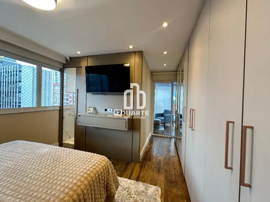 Foto 9 de Apartamento com 3 quartos à venda, 188m2 em Gonzaga, Santos - SP