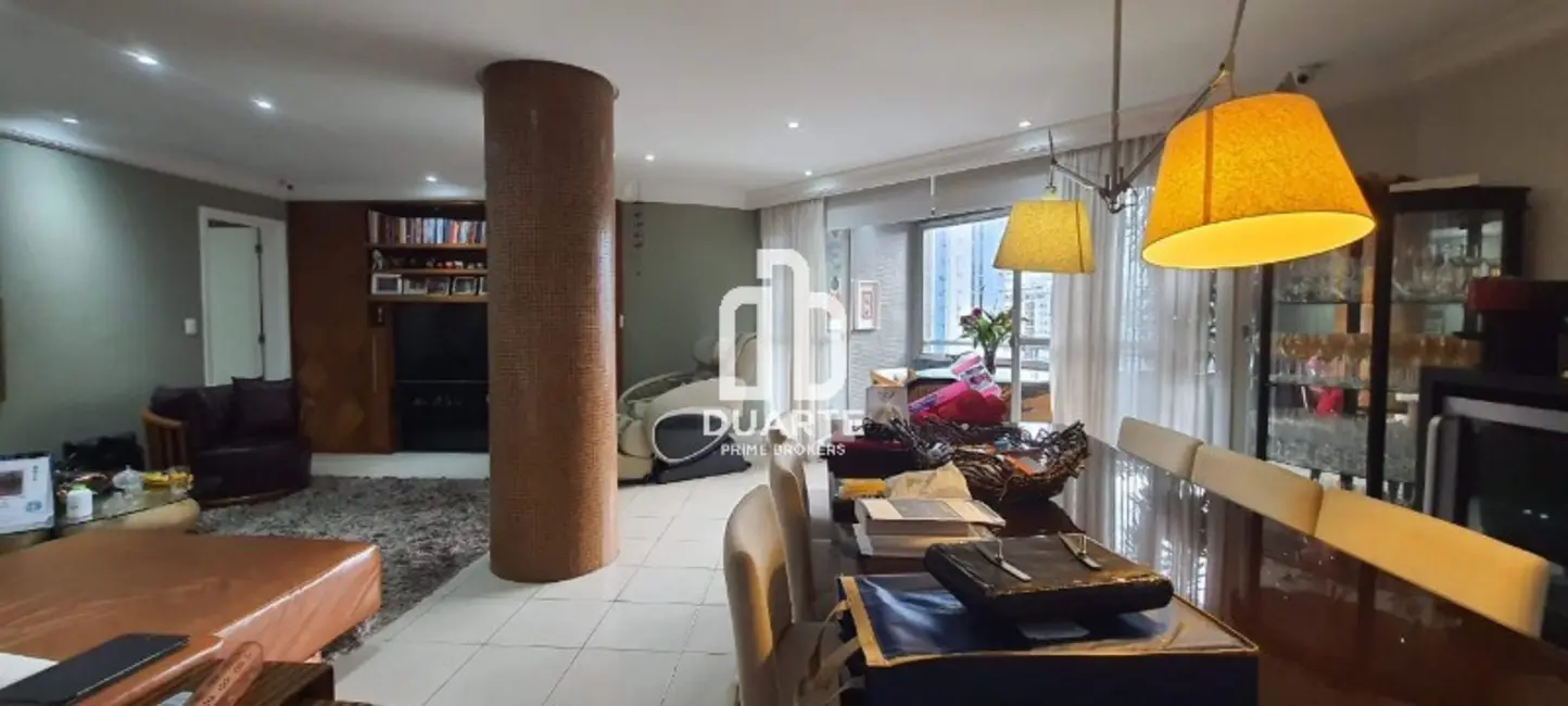Foto 2 de Apartamento com 3 quartos à venda, 202m2 em Gonzaga, Santos - SP