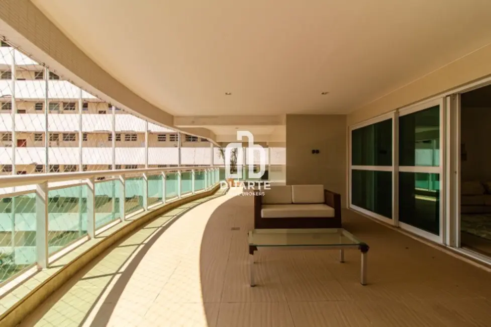Apartamento com 4 quartos para alugar, 360m2 em Gonzaga, Santos - SP - imagem 9 Foto 9 de Apartamento com 4 quartos para alugar, 360m2 em Gonzaga, Santos - SP