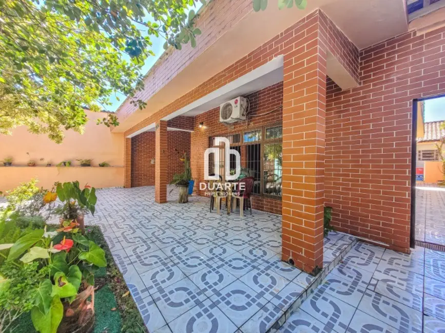 Foto 1 de Casa com 4 quartos à venda, 137m2 em Mongagua - SP