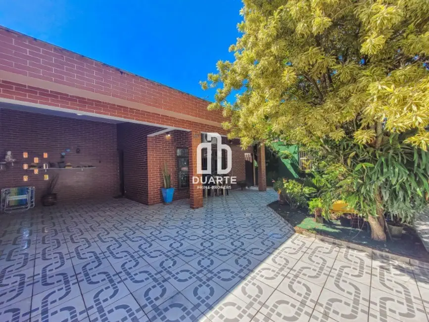 Foto 4 de Casa com 4 quartos à venda, 137m2 em Mongagua - SP