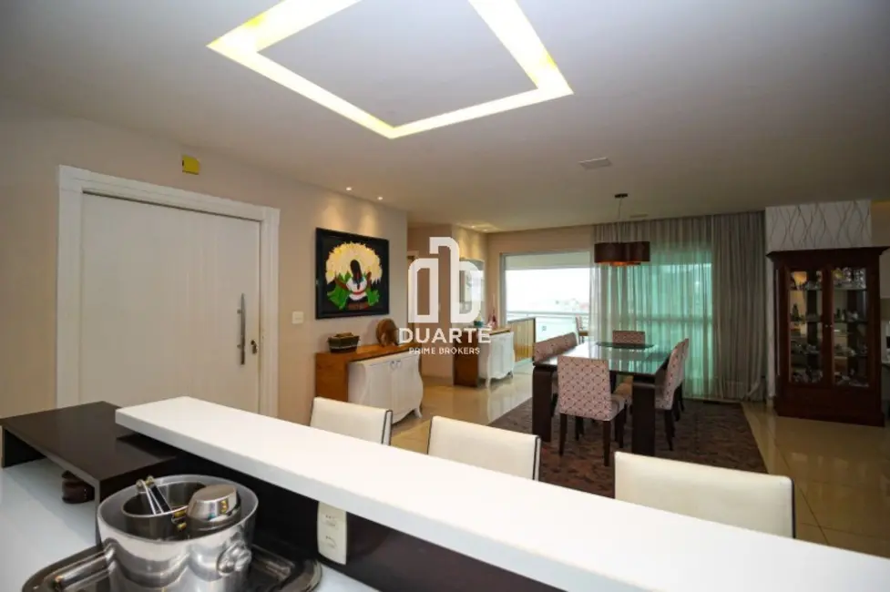 Apartamento com 4 quartos para alugar, 360m2 em Gonzaga, Santos - SP - imagem 7 Foto 7 de Apartamento com 4 quartos para alugar, 360m2 em Gonzaga, Santos - SP