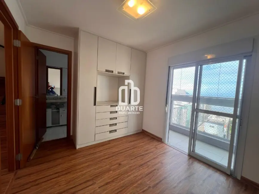 Apartamento com 2 quartos para alugar, 115m2 em Pompéia, Santos - SP - imagem 4 Foto 4 de Apartamento com 2 quartos para alugar, 115m2 em Pompéia, Santos - SP