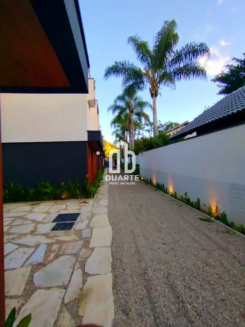 Foto 9 de Casa de Condomínio com 4 quartos à venda, 179m2 em Sao Sebastiao - SP